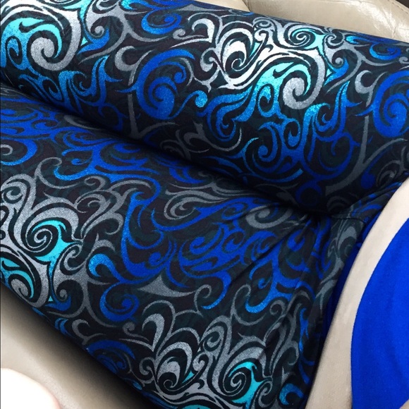 Scroll Print Leggings - Picture 3 of 4