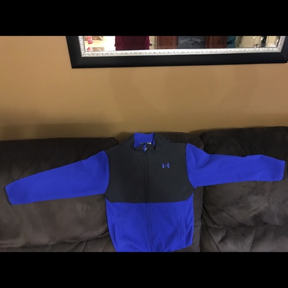 Boys Children's Under Armour jacket size 7