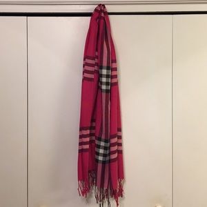 Women's pink scarf