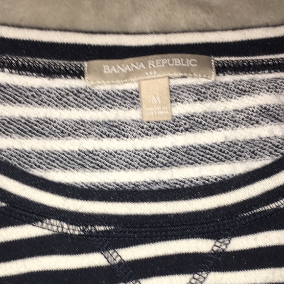 Banana Republic striped top. Size medium - Picture 2 of 3
