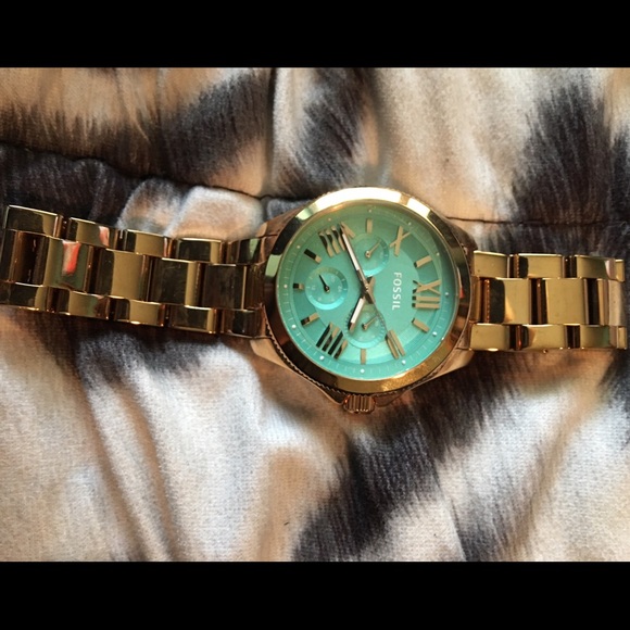 Beautiful Teal Fossil watch!