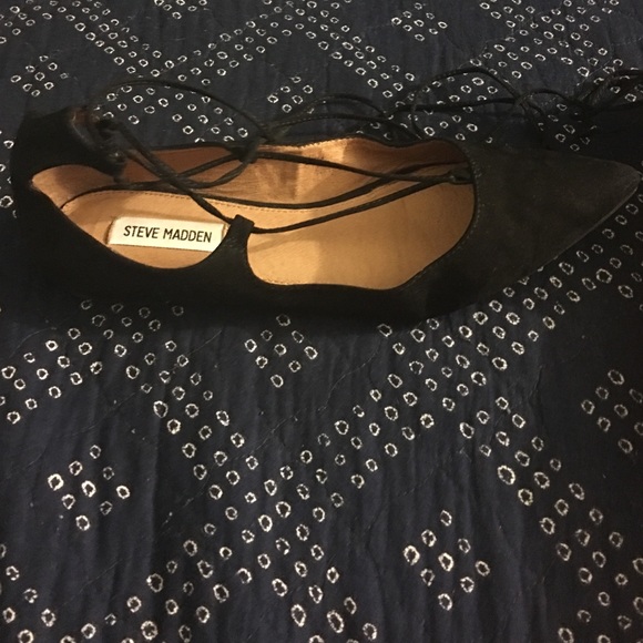 Steve Madden 9.5 lace up flat shoe - Picture 2 of 3