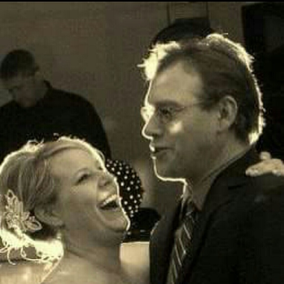 Meet your Posher, Debbie - Picture 3 of 4