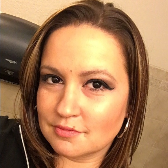 Meet your Posher, Amanda - Picture 1 of 1