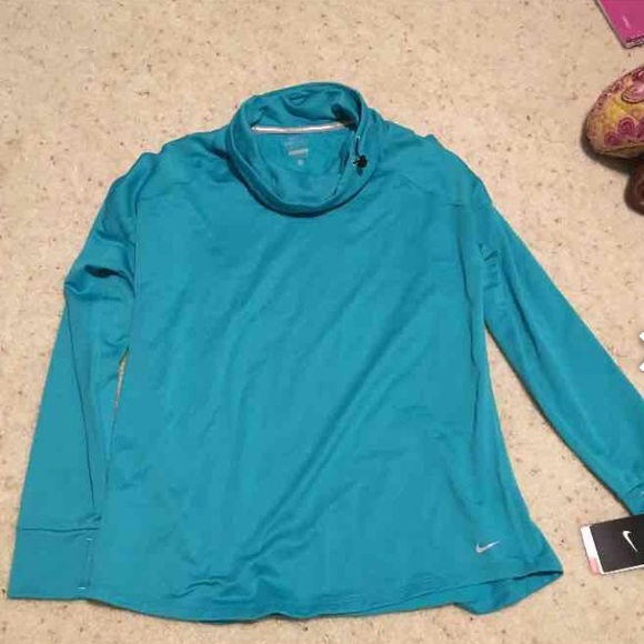 Nike drifit pullover