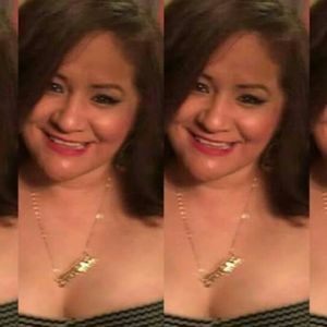 Meet your Posher, Esmeralda