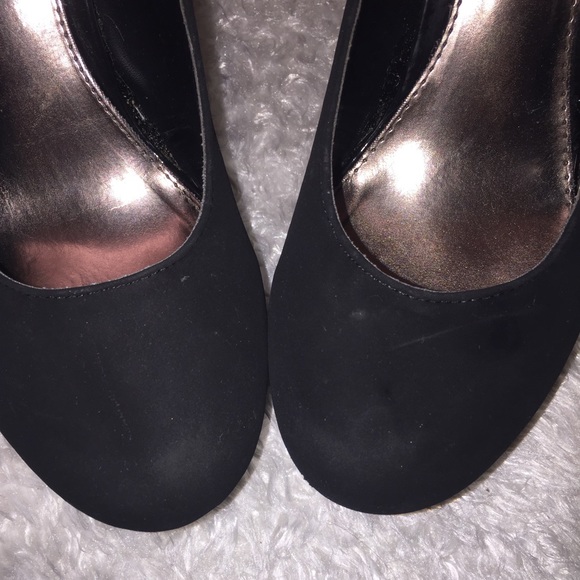 Matte black suede heels - Picture 2 of 4