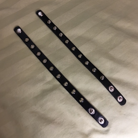 Spike bracelets - Picture 2 of 2