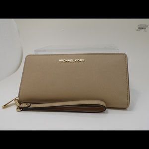 Michael Kors Jet Set Travel Wristlet