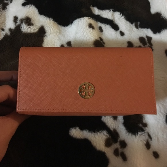 Tory Burch sunglass case 😎