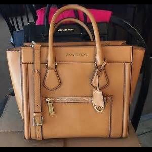 Michael Kors Handbag - Picture 1 of 1