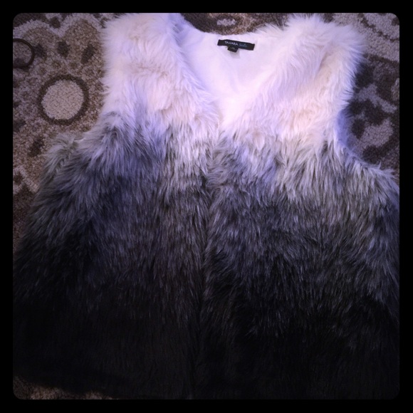 BNWOT ABSOLUTELY BEAUTIFUL OMBRE FUR VEST