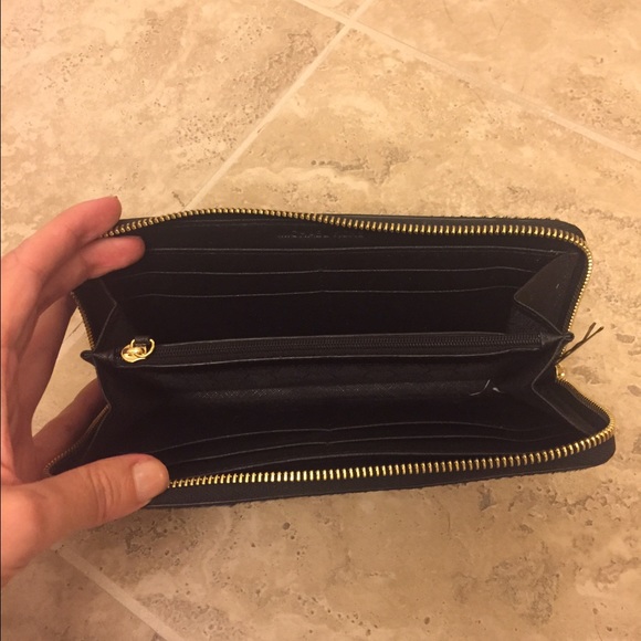 Michael Kors Calfskin Wallet - Picture 2 of 2