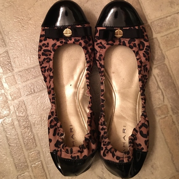tahari gibson ballet flats