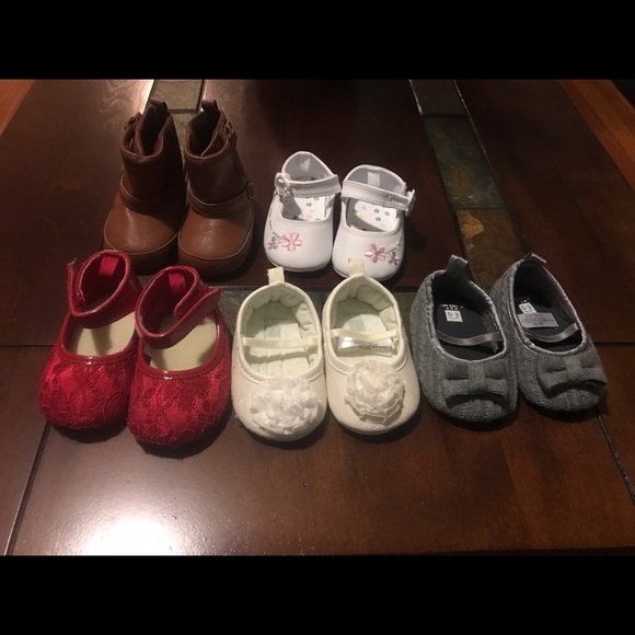 Carter's baby shoes