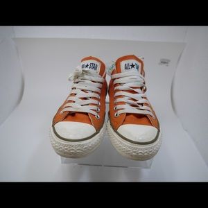 Converse orange