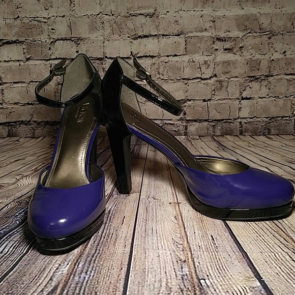 Victor Alfaro patent leather platform pumps