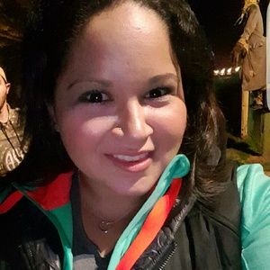 Meet your Posher, Dana