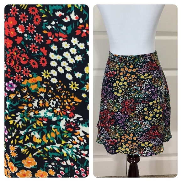 GAP Skirts - NWT 2016 GAP garden floral floppy skirt GAP Skirts - NWT 2016 GAP garden floral floppy skirt