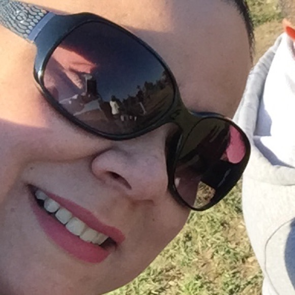Meet your Posher, Adriana