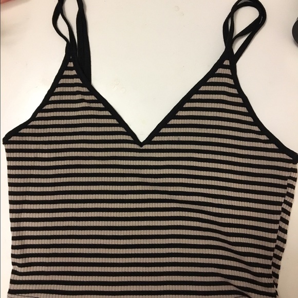 really cute crop top!!