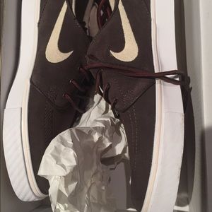 New Men's Nike Sneakers -reserved