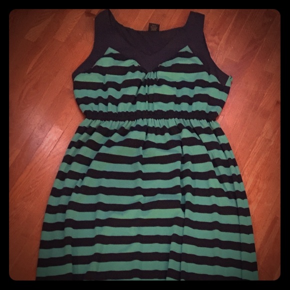 V-neck empire waist maxi dress