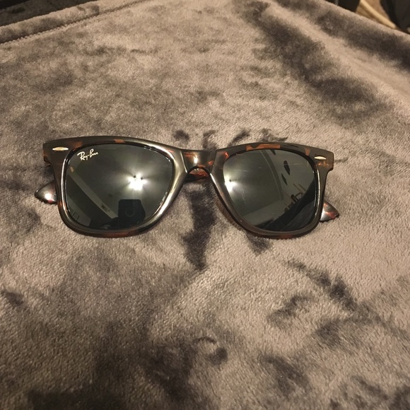 Leopard print RayBan women's sun glasses