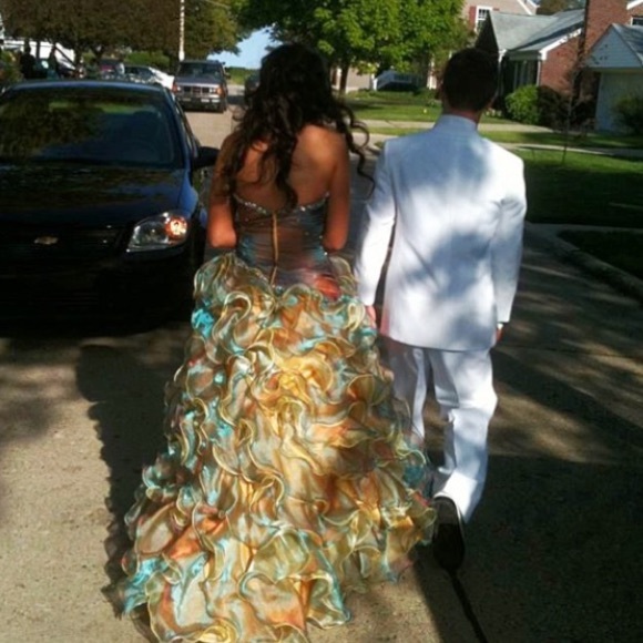 QUALITY dress extraordinary colors great fabric