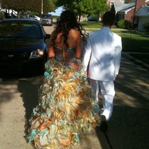 QUALITY dress extraordinary colors great fabric