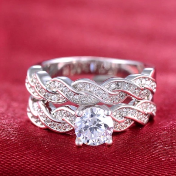 (size 9) new 2ps engagement ring