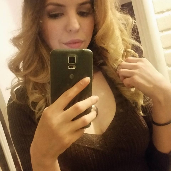 Meet your Posher, Ariana