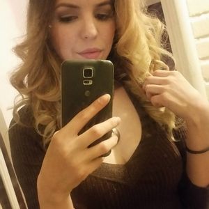 Meet your Posher, Ariana