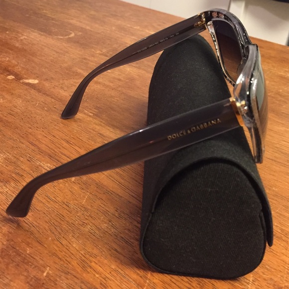 ❌❌ SOLD ❌❌ Dolce and Gabbana DG4226 - Picture 2 of 4