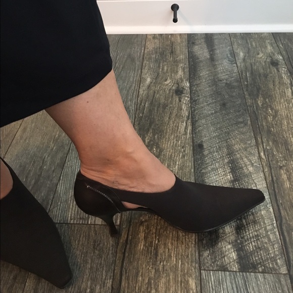 Donald J Pliner cute brown kitten heels!!! - Picture 1 of 3