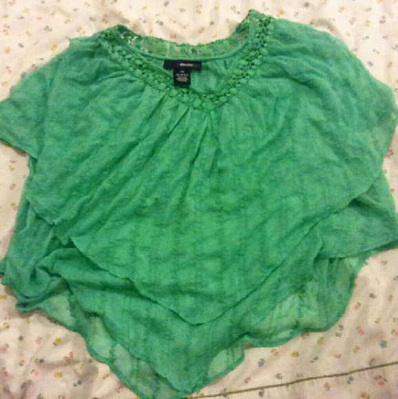 Cute Green Top!