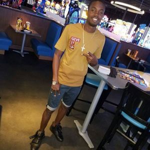 Meet your Posher, Leighton