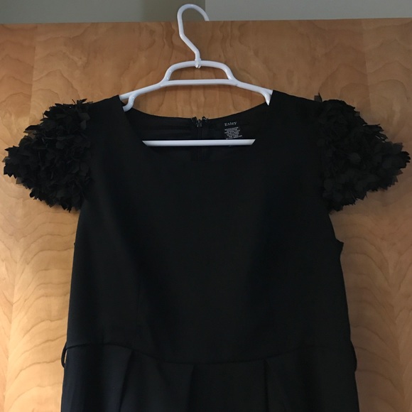 Small black dress - Picture 2 of 2