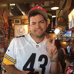 Meet your Posher, Troy