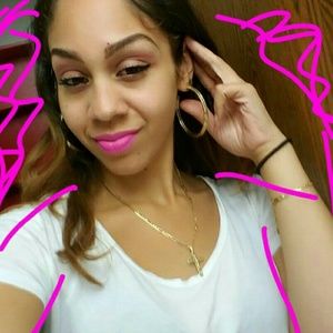 Meet your Posher, Noemi