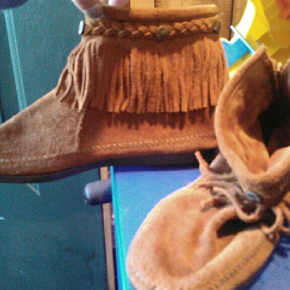 Minnetonka boots SOLD - Picture 1 of 2