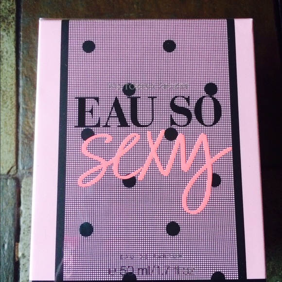 Victoria secrets eau so sexy new sealed size 1.7