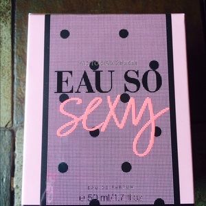 Victoria secrets eau so sexy new sealed size 1.7