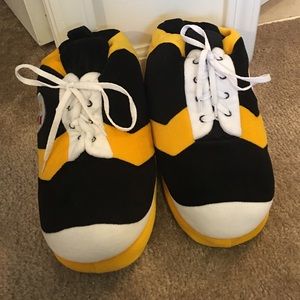 Steelers Giant Sneakers Slippers Size 9