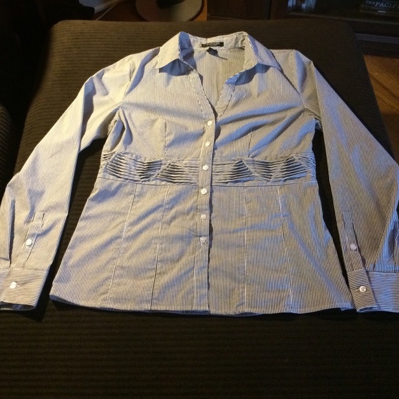 Navy Top - Picture 2 of 4