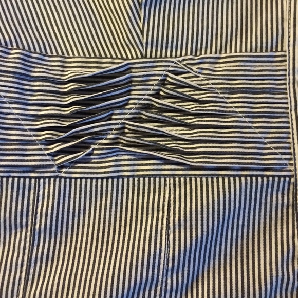 Navy Top - Picture 3 of 4