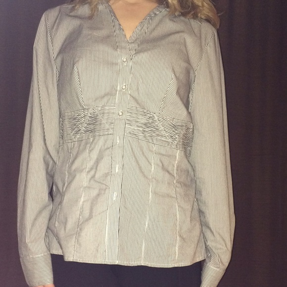 Navy Top - Picture 4 of 4