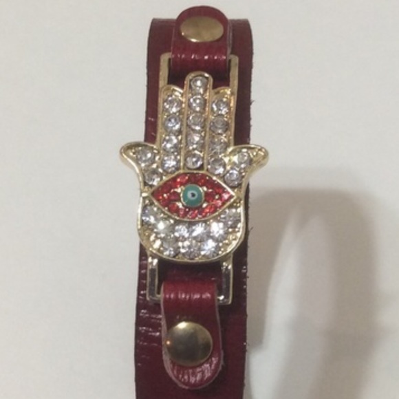 LAST ONE! 🆕 Hamsa vegan leather bracelet - Picture 2 of 3