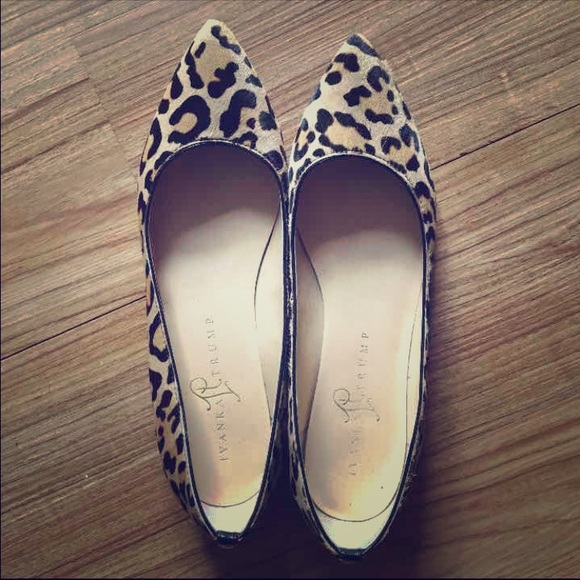 Elegant IVANKA Trump Leopard Flats
