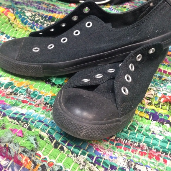 Womens all black converse - Picture 2 of 3